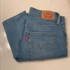 Levi’s 311 Shaping Skinny